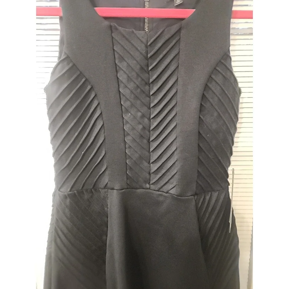 As U Wish Navy Sleeveless Dress Size M Round Neck Knee‎ Length